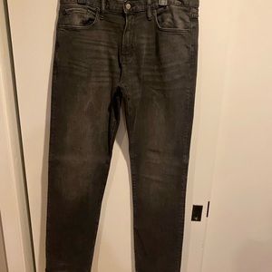 Mens gray/black Gap jeans size 34x34 like new condition Straight/slim fit